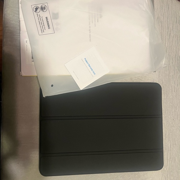 NWT IPad Pro 11 Cover Black new in the box. - Picture 7 of 7